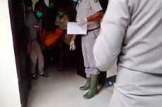 Ditinggal Istri Sepekan,...