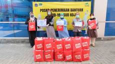 Bantu Tim Medis, Fitflop...