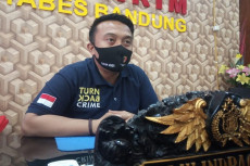 Perampok Beraksi di...