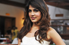Aktris Bollywood Rhea...