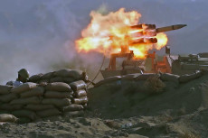 Militer Iran Gelar Latihan...