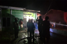 Dua Rumah Terbakar di...