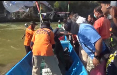 Mancing Ikan di Samudra...