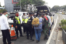 30 Menit Lebih Tunggu...