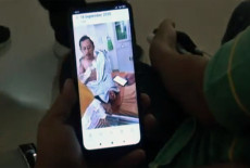 Sopir Taksi Online di...