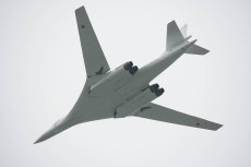 Pesawat Bomber Supersonik...