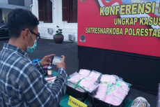 Bacok Polisi, Dua Bandar...