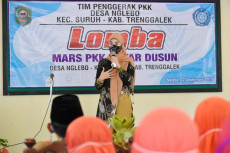 Novita Hardini Ajak...