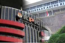 Wakil Ketua DPD RI Bandingkan...
