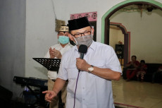 Ujang Iskandar: Bersama...