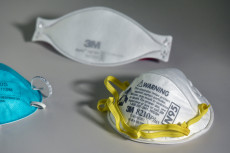 Masker N95 Buatan China...