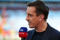 Neville: Man City Dibantai...