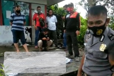 Dipukul Temannya Pakai...