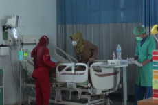 2 Orang Tua yang Digorok...