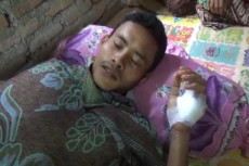 Warga Tanggamus Lampung...