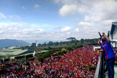 Sikap Empati dan Homofili...