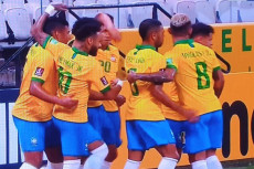 Brasil Pesta Gol ke...