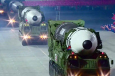 Korea Utara Pamerkan...