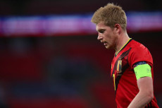 De Bruyne Pulang ke...