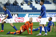 Ditahan Imbang Belanda,...