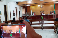 Gugatan Idham soal Dana...