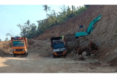 Protes Galian C dengan...