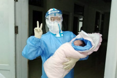 Tips Mengasuh Bayi di...