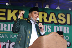 4.000 Ribu Barikade...