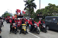 Ratusan Buruh Tanjung...