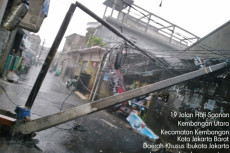 Akibat Hujan Deras,...