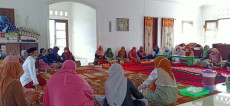 Puluhan Perempuan Kader...