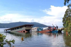 KM Basmalah Tenggelam...
