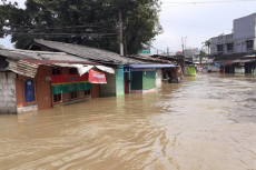 Banjir Kiriman dari...