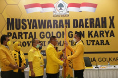 Terpilih Pimpin Golkar...