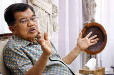 Cerita Perseteruan JK...