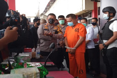 Polisi Bekuk Jaringan...