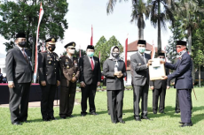 Peringatan Hari Pahlawan,...