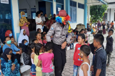 Hibur Anak Lereng Merapi...