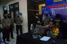Geger Warisan, Seorang...