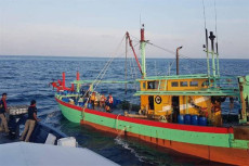 Maling Ikan di Perairan...