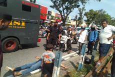 Sedih...Tak Tau Harus...