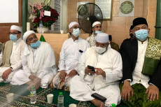 Gaungkan Revolusi Akhlak,...
