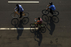 Soal ‘Menggowes’...