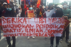 Massa Buruh dan Mahasiswa...