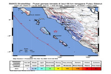 Gempa Bermagnitudo 4,9...