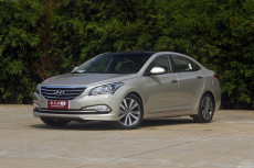 Hyundai Luncurkan Sedan...