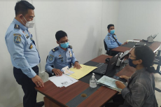 Warga Batam Antusias...