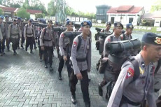 Jelang Coblosan Pilkada,...