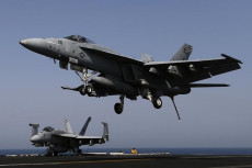 Jet Tempur F-18 Super...