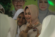 Profile Astiti Suwarni,...